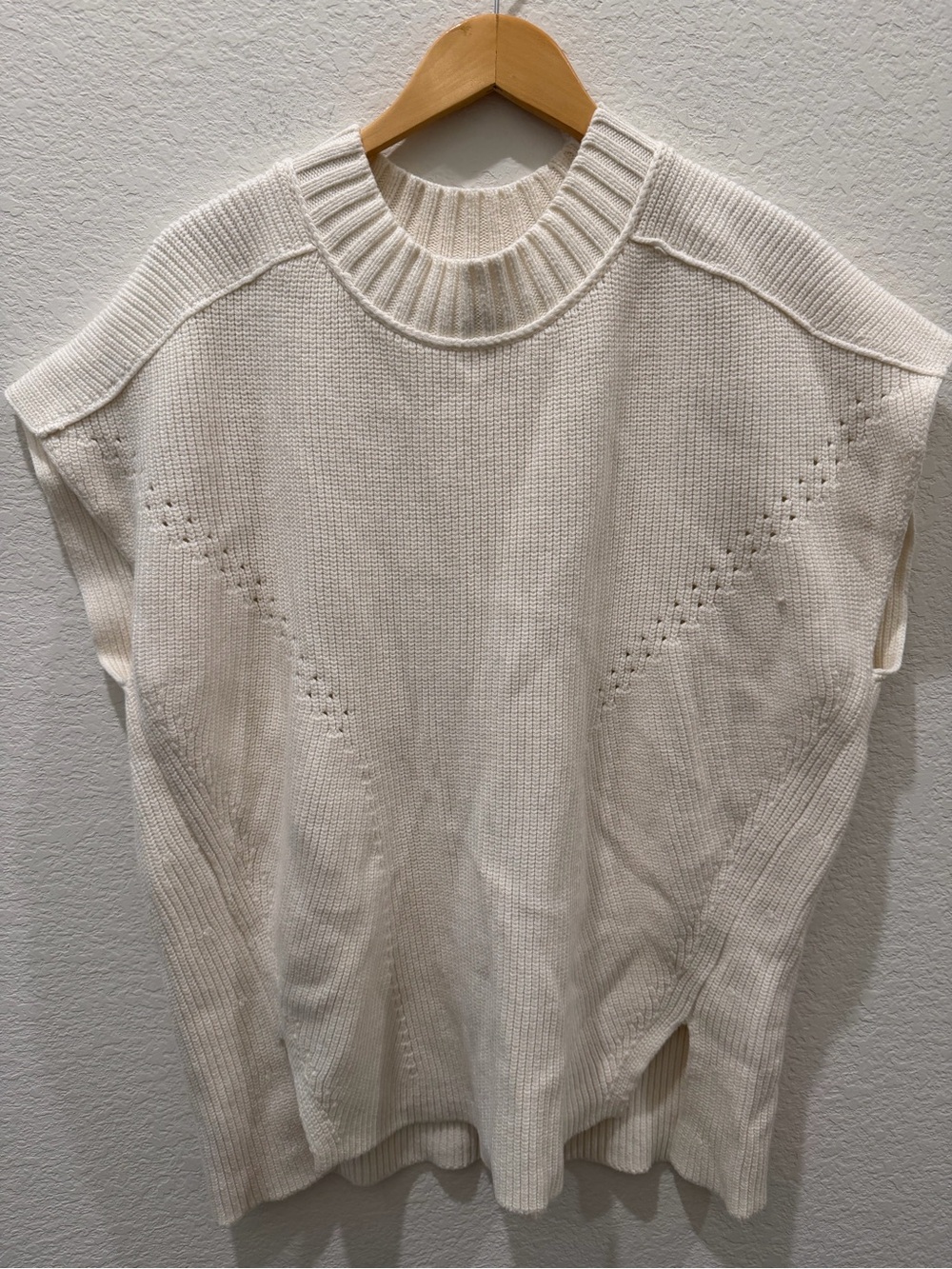 Maeve Anthropologie Cream Pointelle Mock‎ Neck Sleeveless Sweater Vest Medium